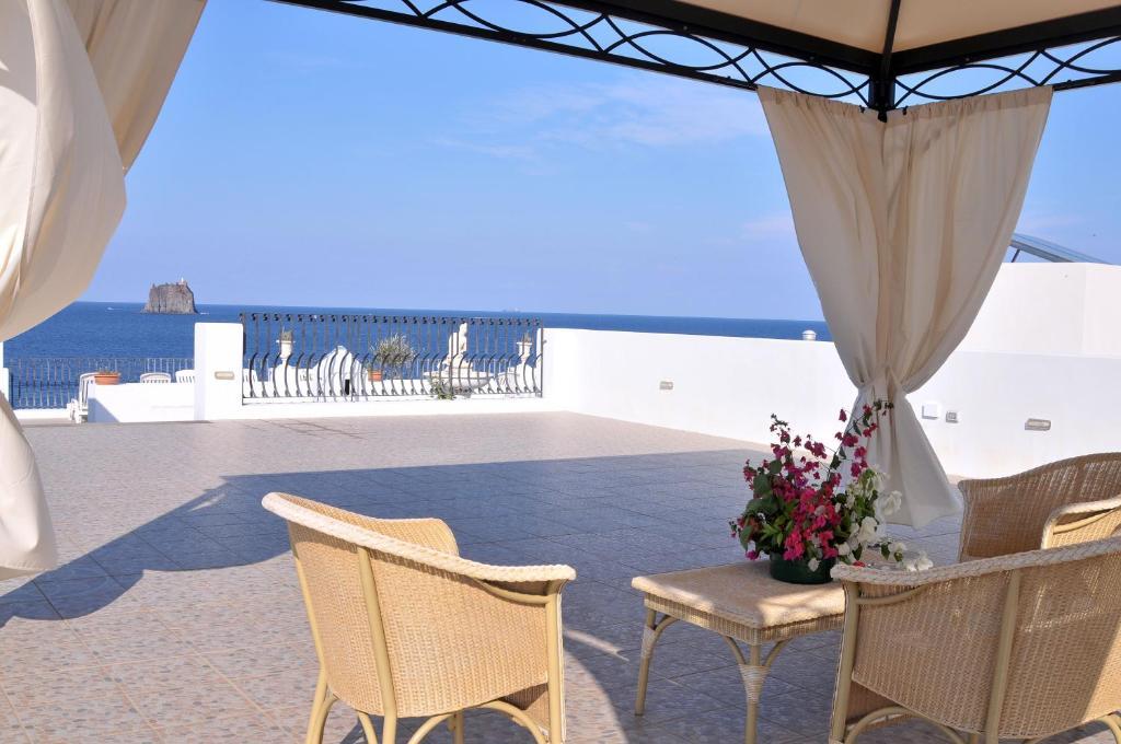 Hotel Villaggio Stromboli - Isola Di Стромболи Экстерьер фото
