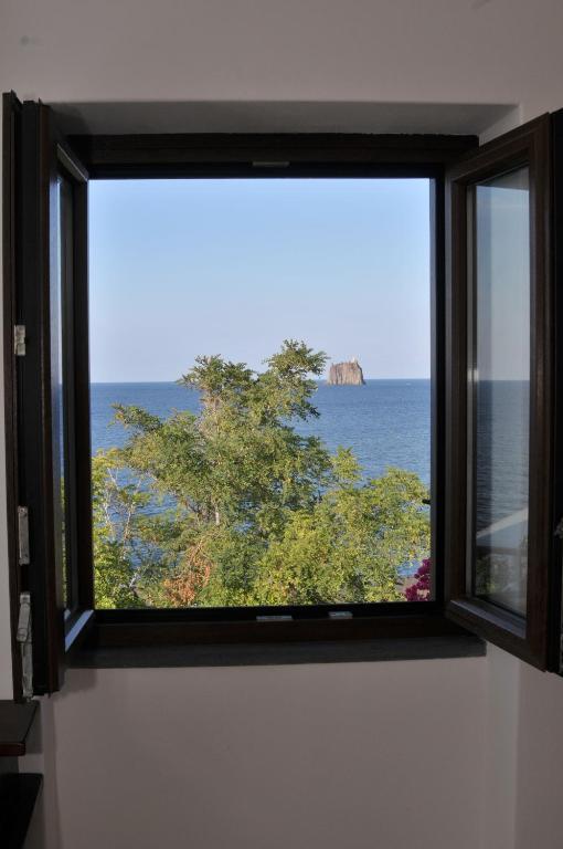 Hotel Villaggio Stromboli - Isola Di Стромболи Экстерьер фото