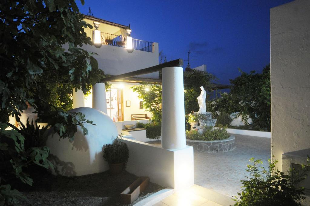 Hotel Villaggio Stromboli - Isola Di Стромболи Экстерьер фото
