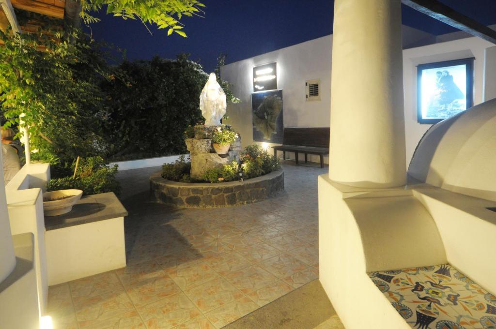 Hotel Villaggio Stromboli - Isola Di Стромболи Экстерьер фото