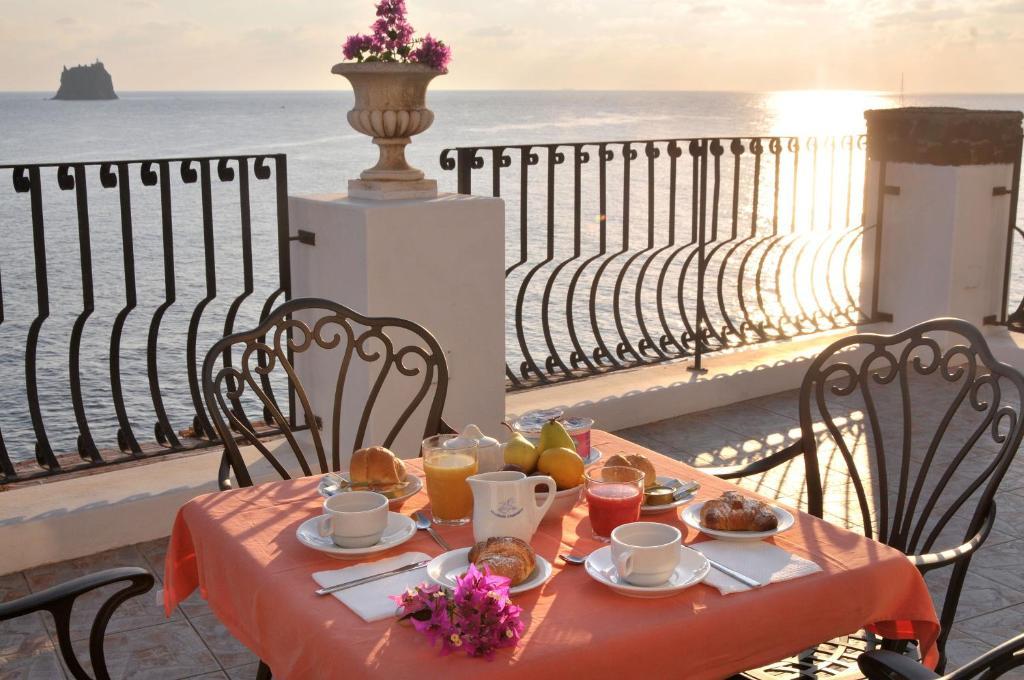 Hotel Villaggio Stromboli - Isola Di Стромболи Экстерьер фото