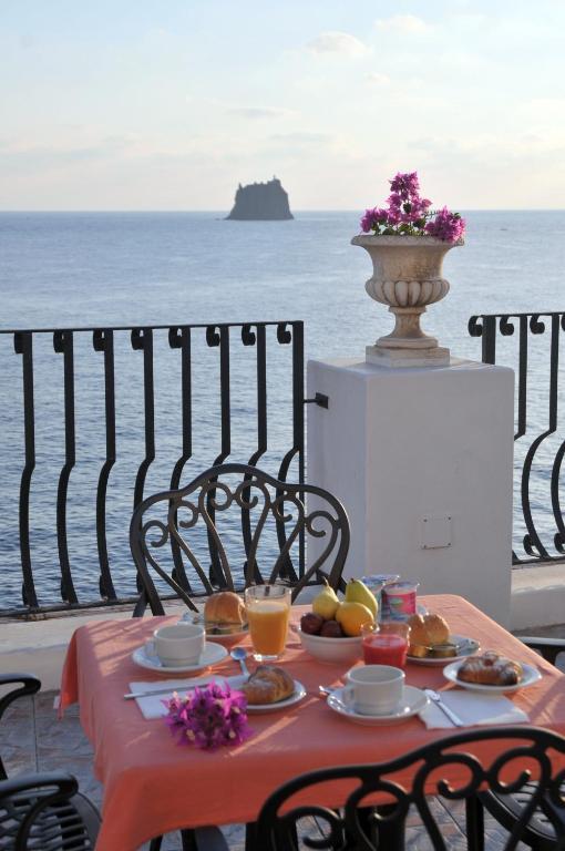 Hotel Villaggio Stromboli - Isola Di Стромболи Экстерьер фото