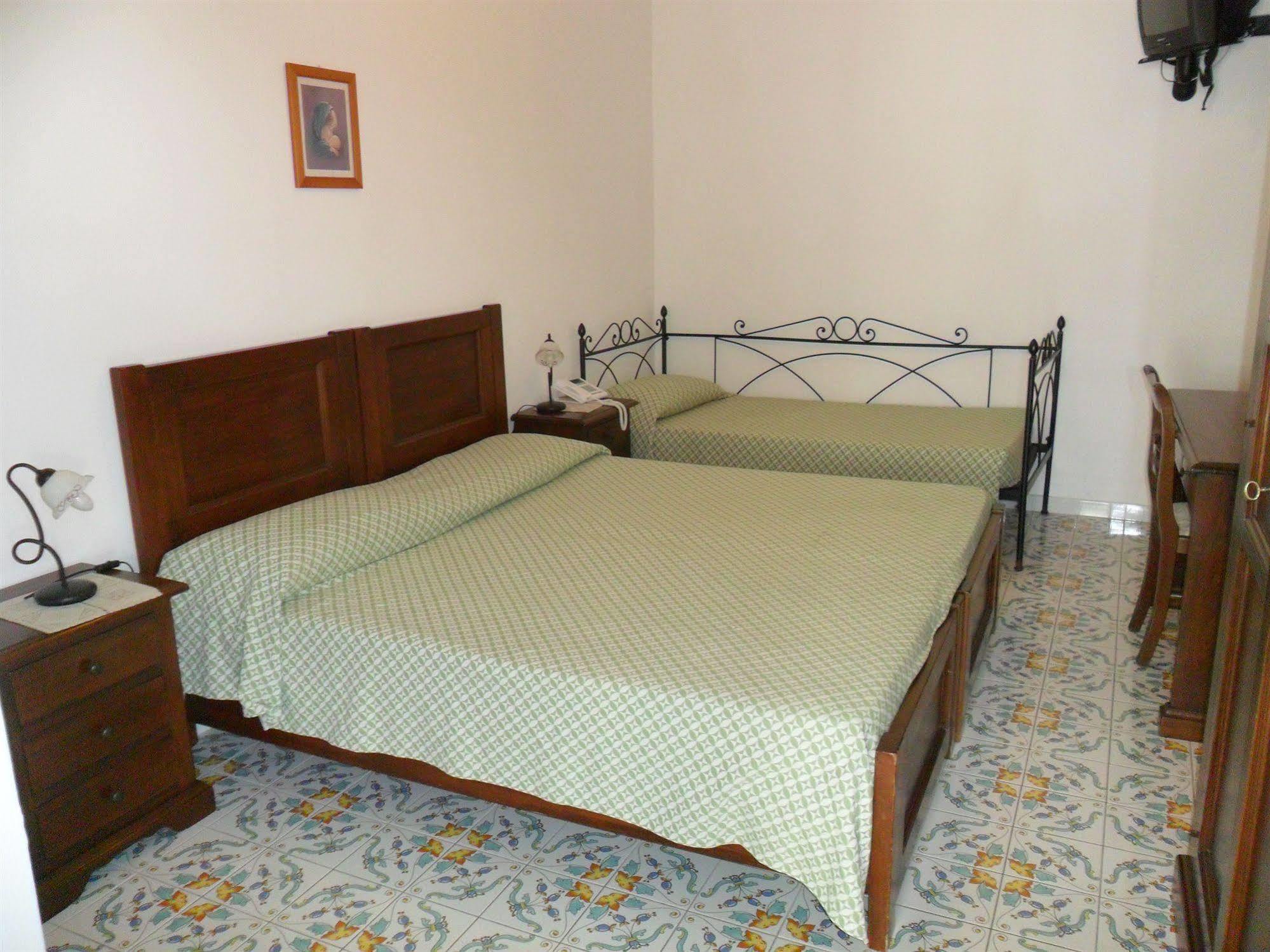 Hotel Villaggio Stromboli - Isola Di Стромболи Экстерьер фото